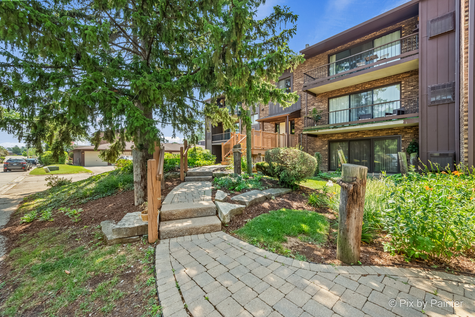 61 W Pier Drive #201, Westmont, IL