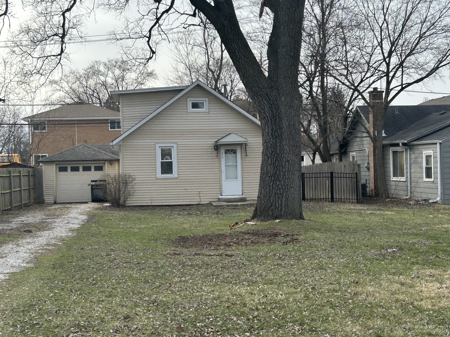 416 S Linden Avenue, Westmont, IL