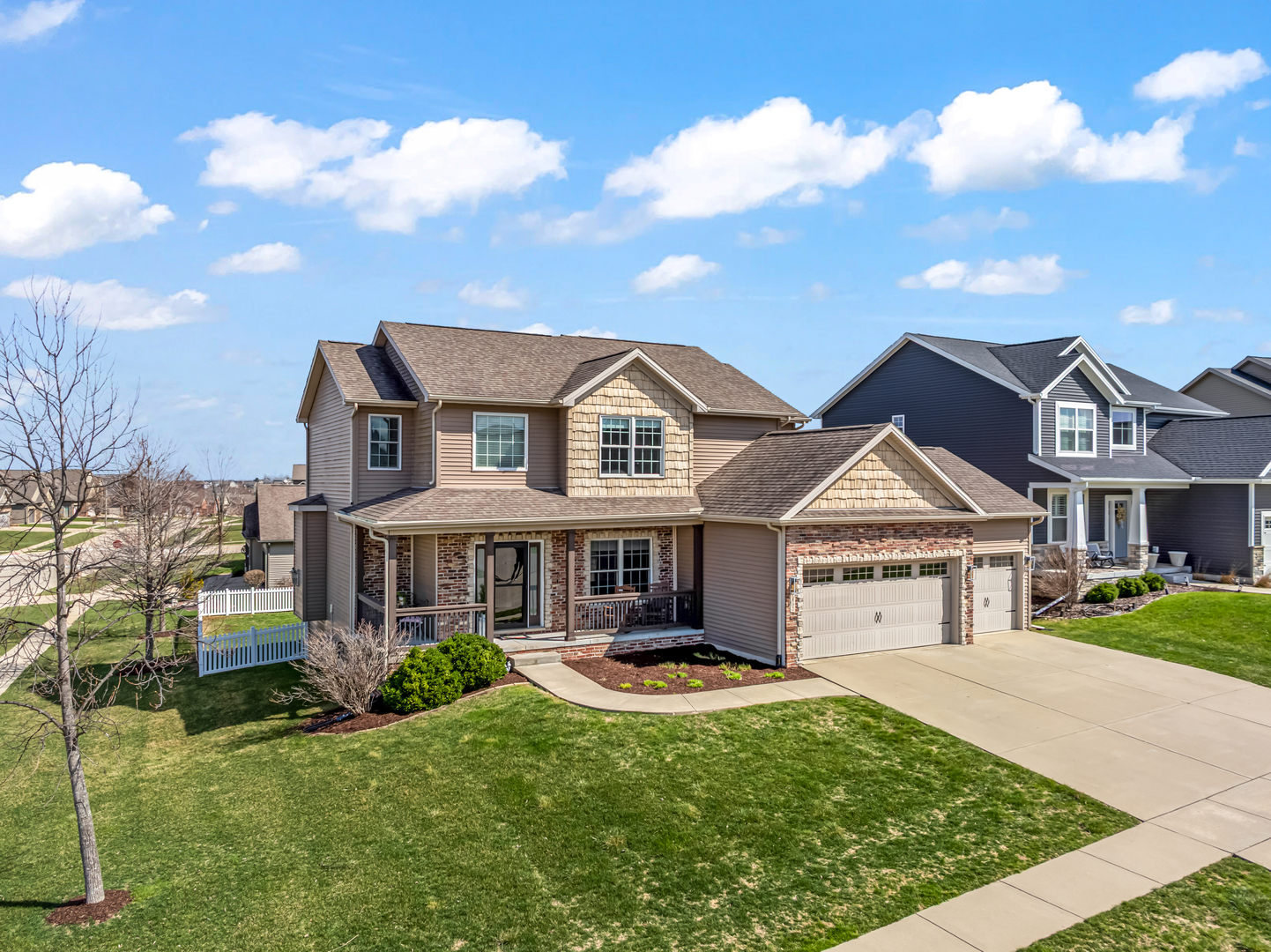 1302 Wicklow Drive, Bloomington, IL