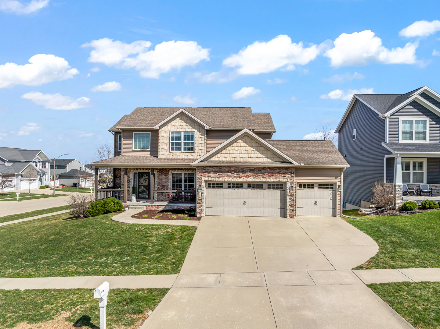 1302 Wicklow Drive, Bloomington, IL