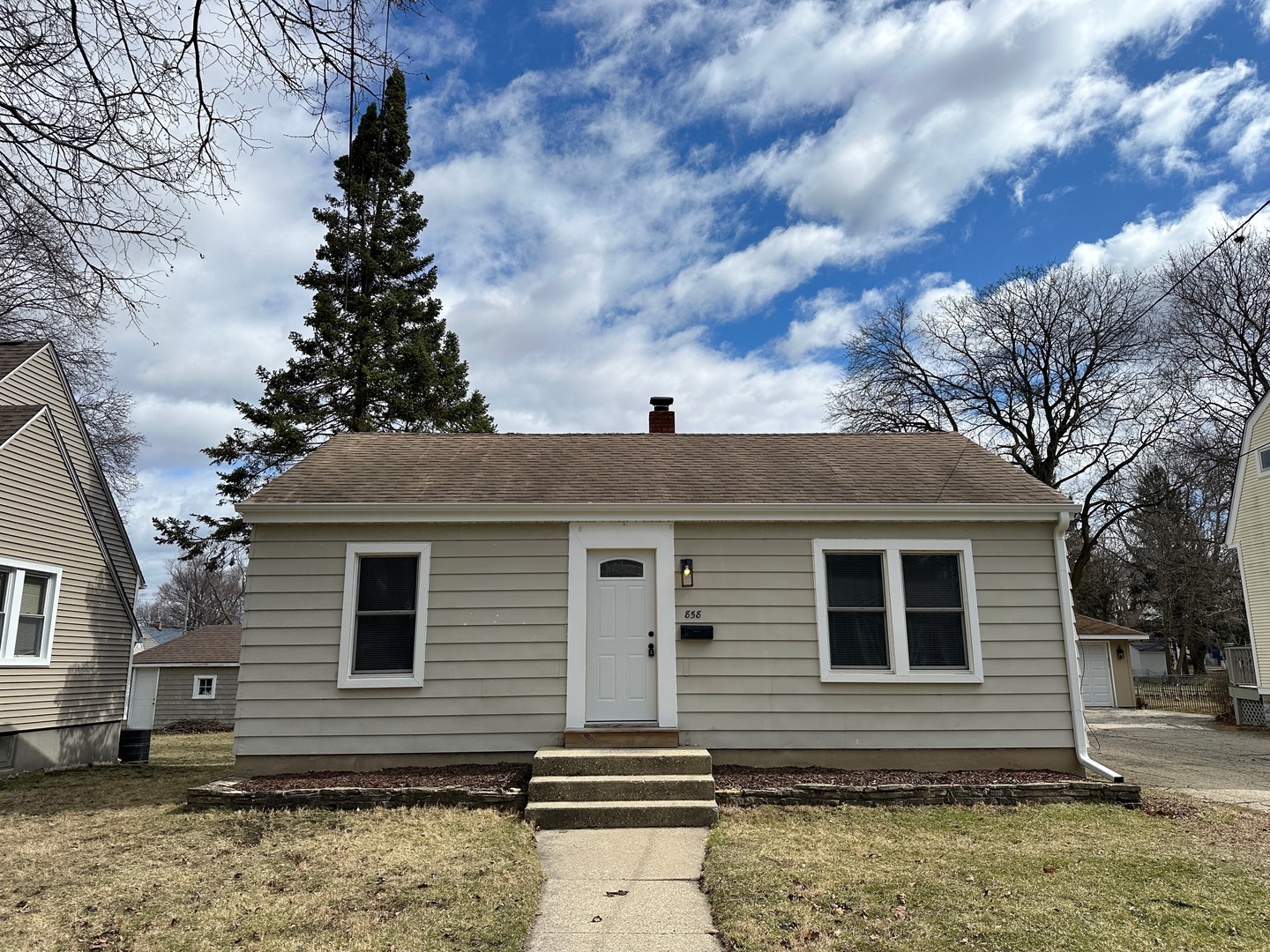 858 Clay Street #A, Woodstock, IL