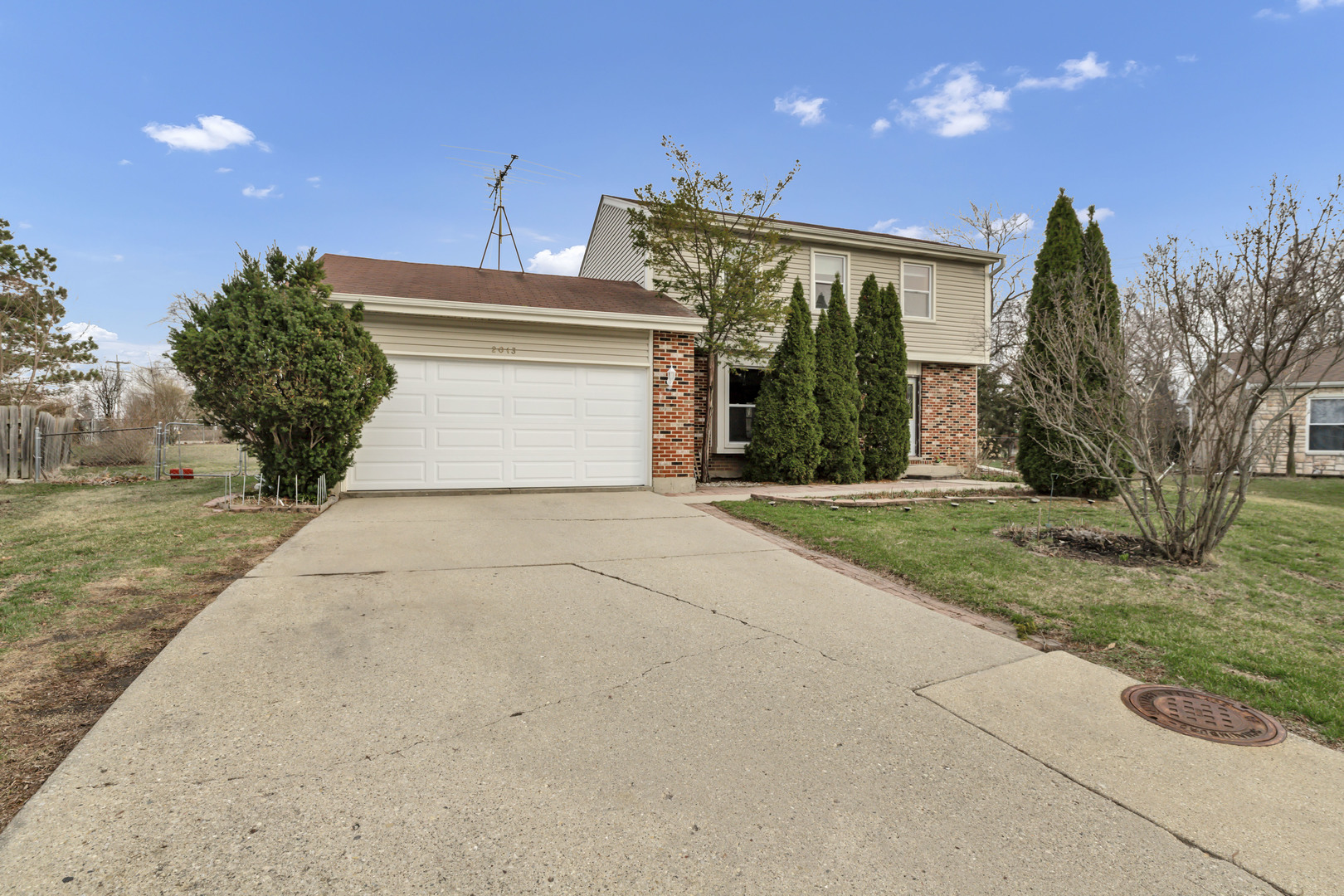 2013 Briar Hill Drive, Schaumburg, IL