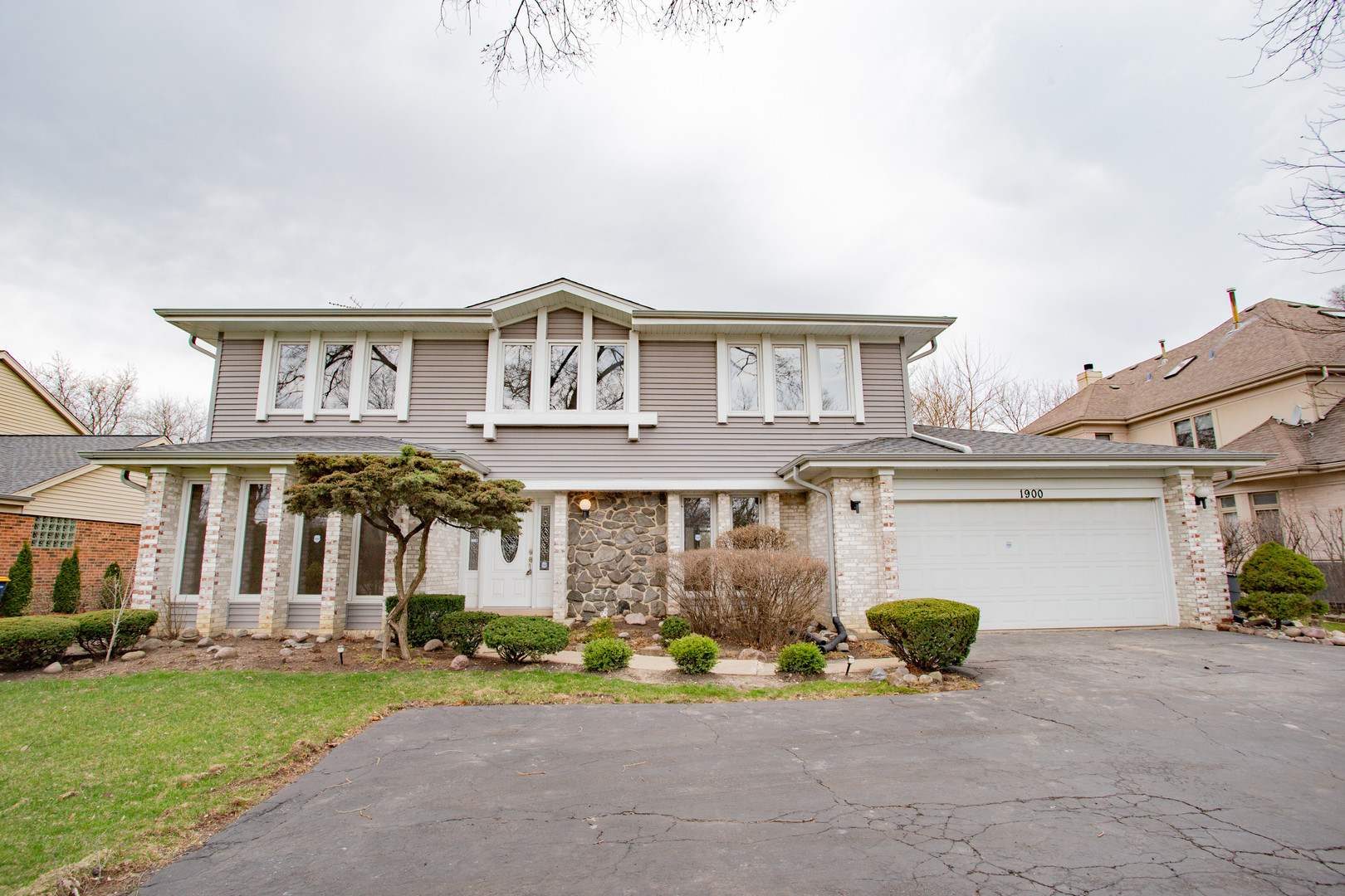 1900 LANDWEHR Road, Northbrook, IL
