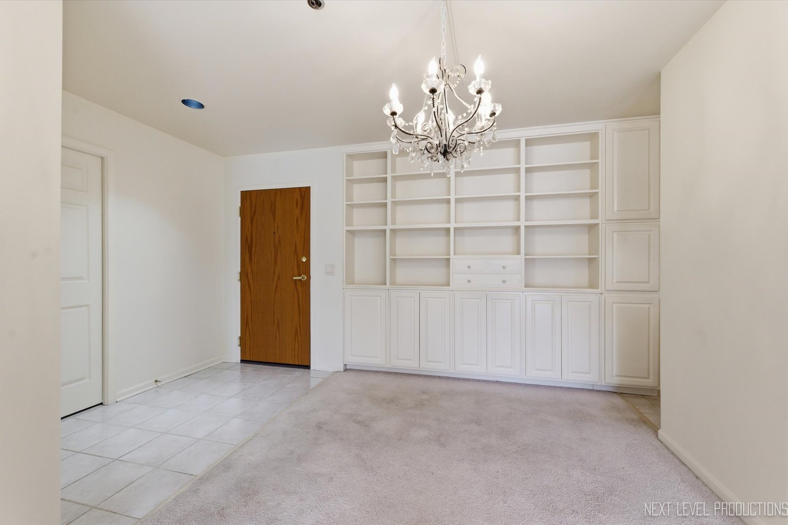 147 Hunt Club Drive #147, St. Charles, IL