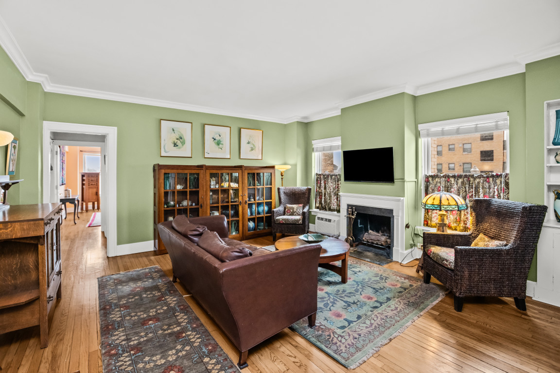 1519 Hinman Avenue #4C, Evanston, IL