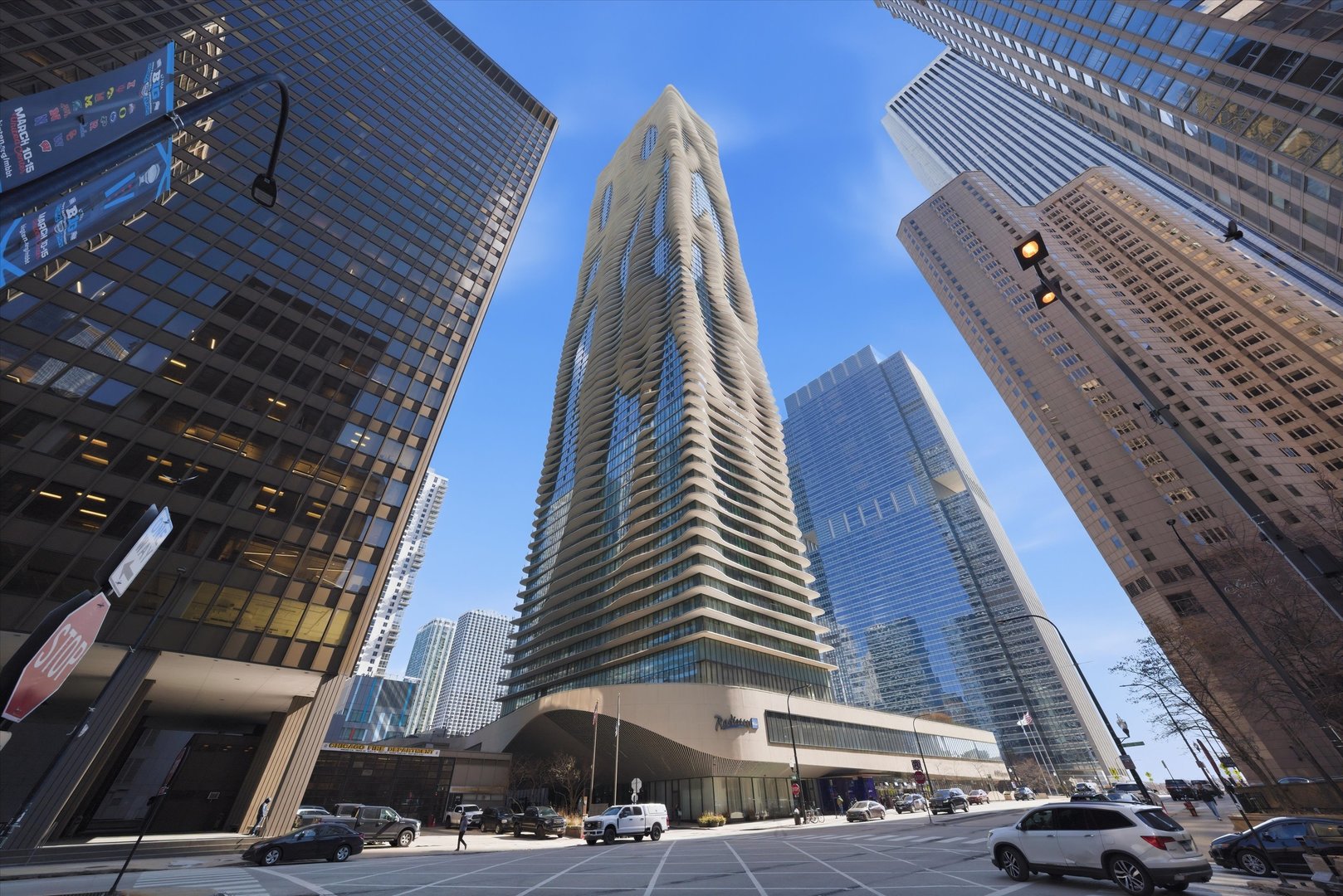 225 N Columbus Drive #7201, Chicago, IL