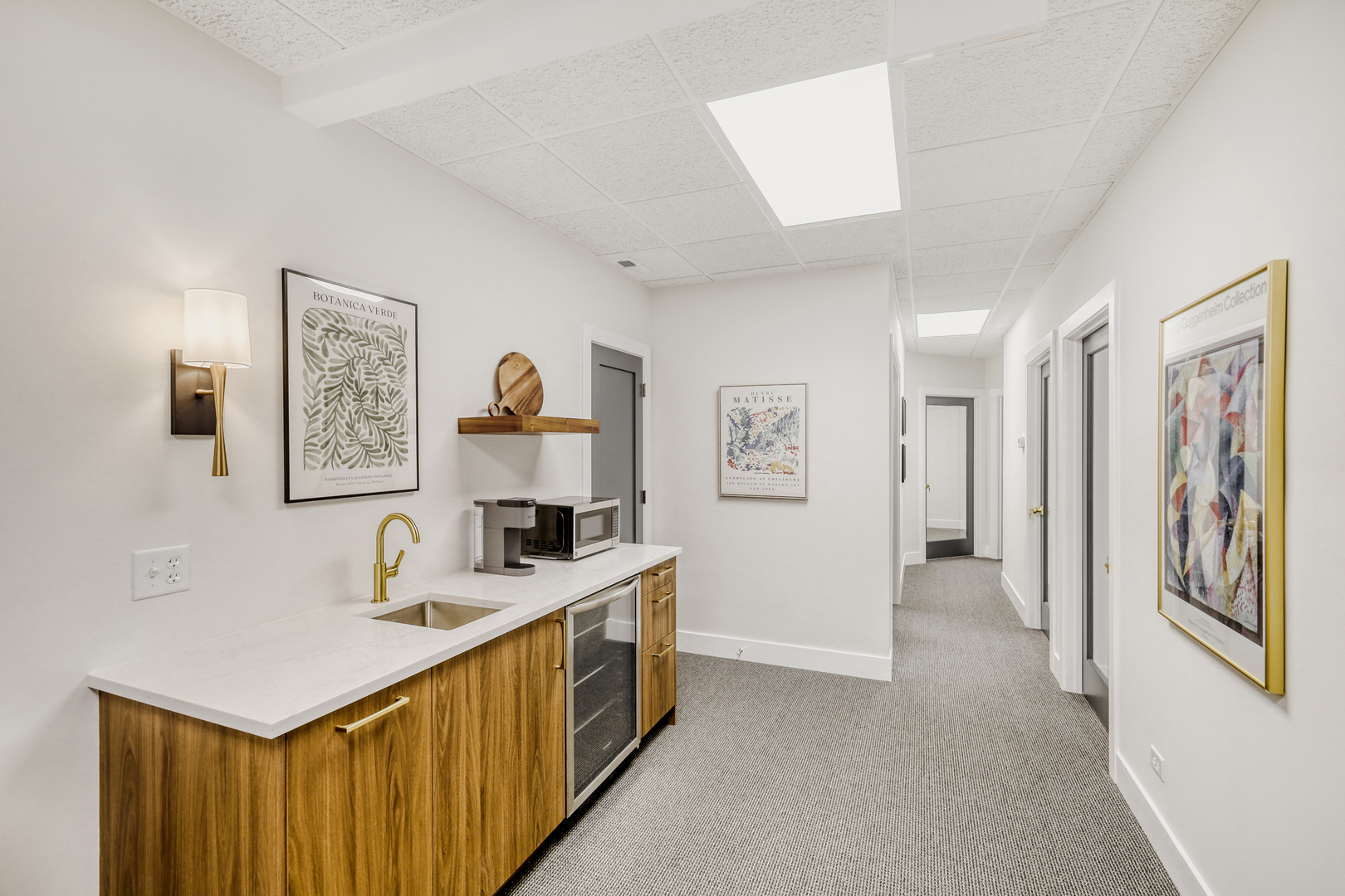 610 W Roosevelt Road #D2, Wheaton, IL