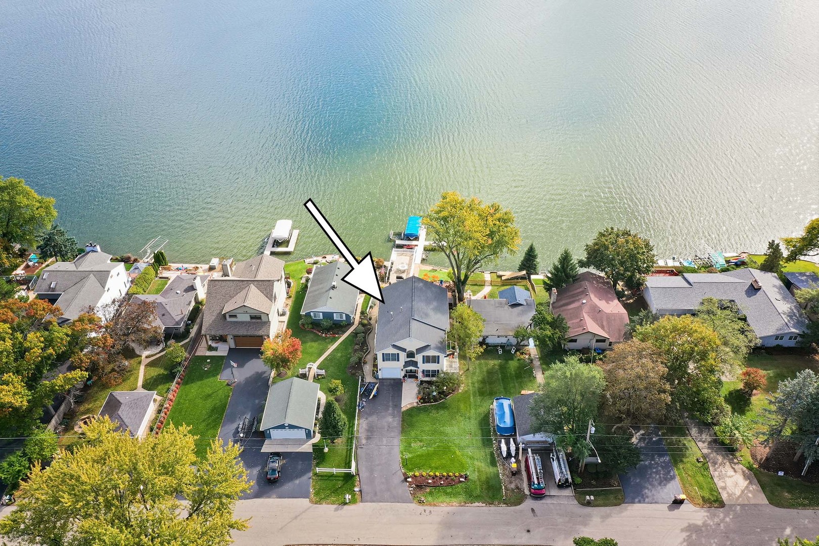 3704 W Lake Shore Drive, Wonder Lake, IL