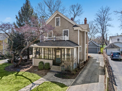 323 W Maple Avenue, Libertyville, IL