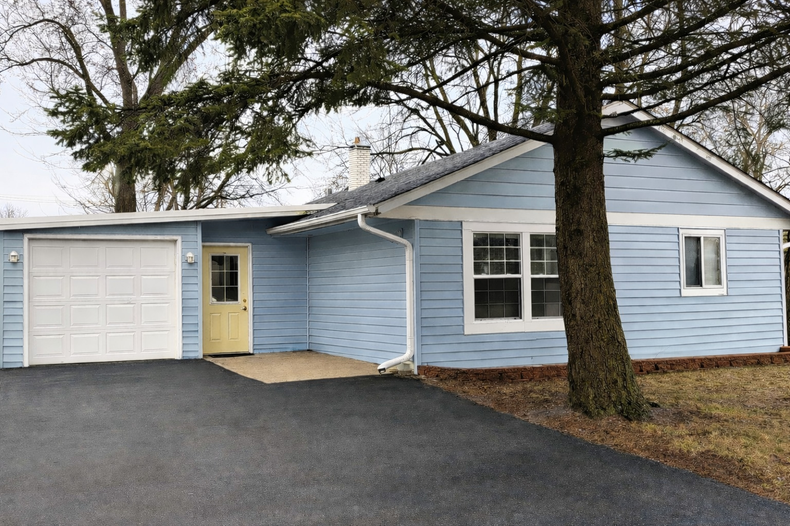 11 Helm Road, Carpentersville, IL