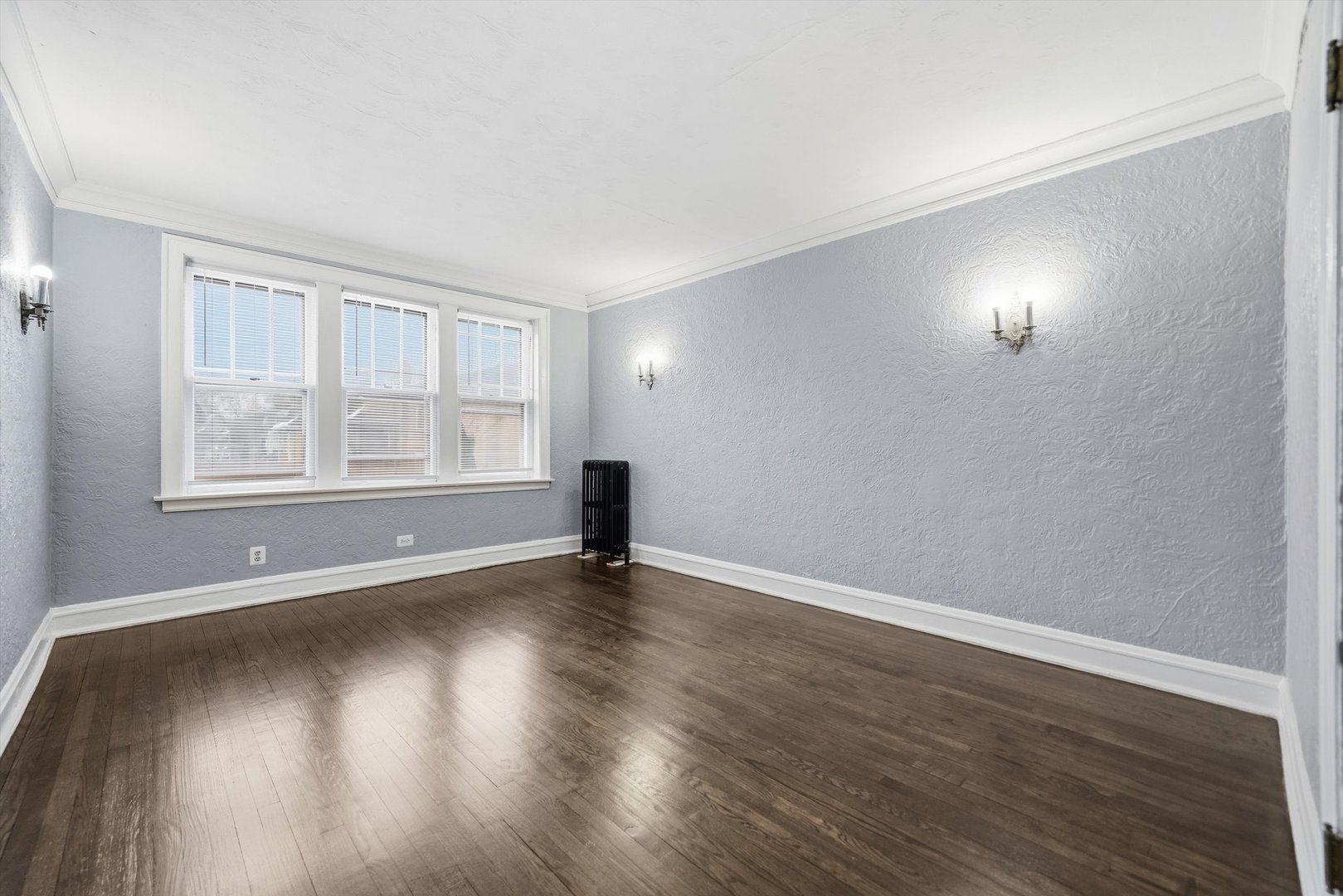 8602 S Euclid Avenue, Chicago, IL