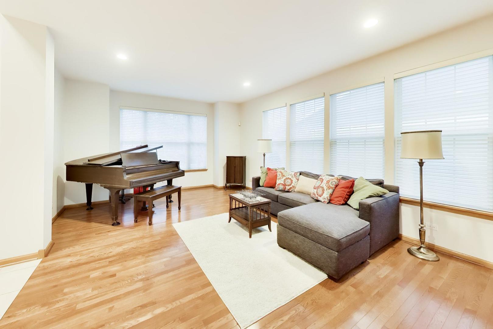 2304 Sarazen Drive, Vernon Hills, IL