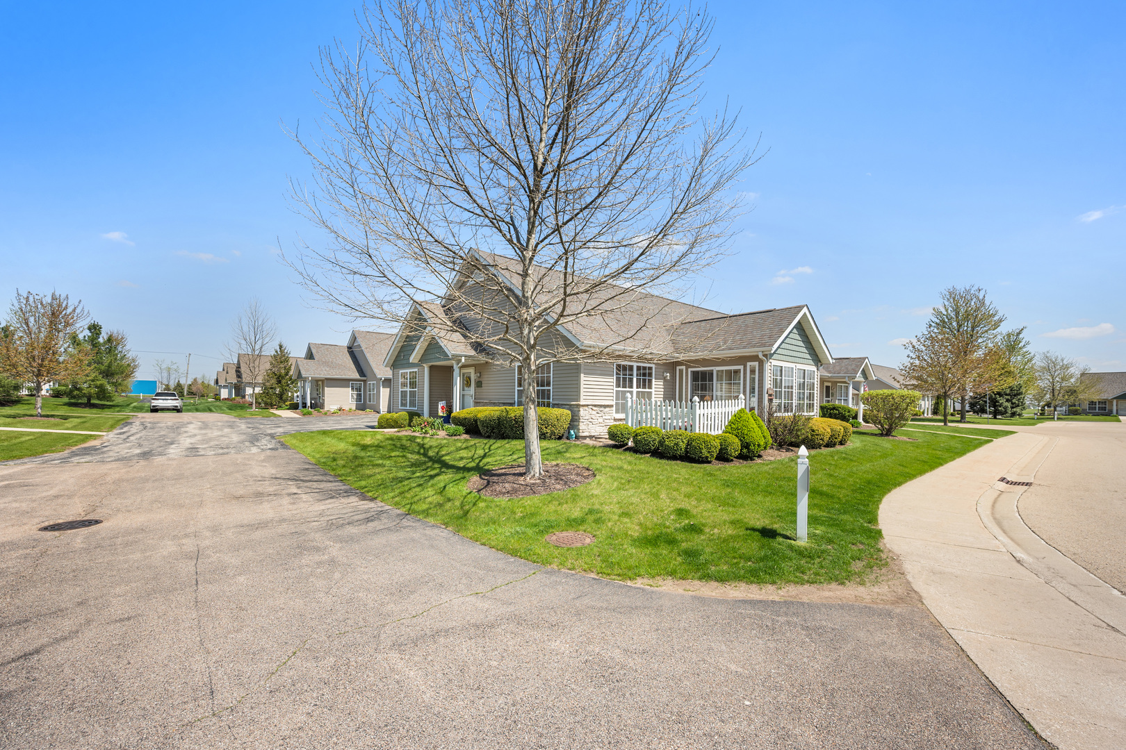 2105 Waterbury Lane #2105, Sycamore, IL