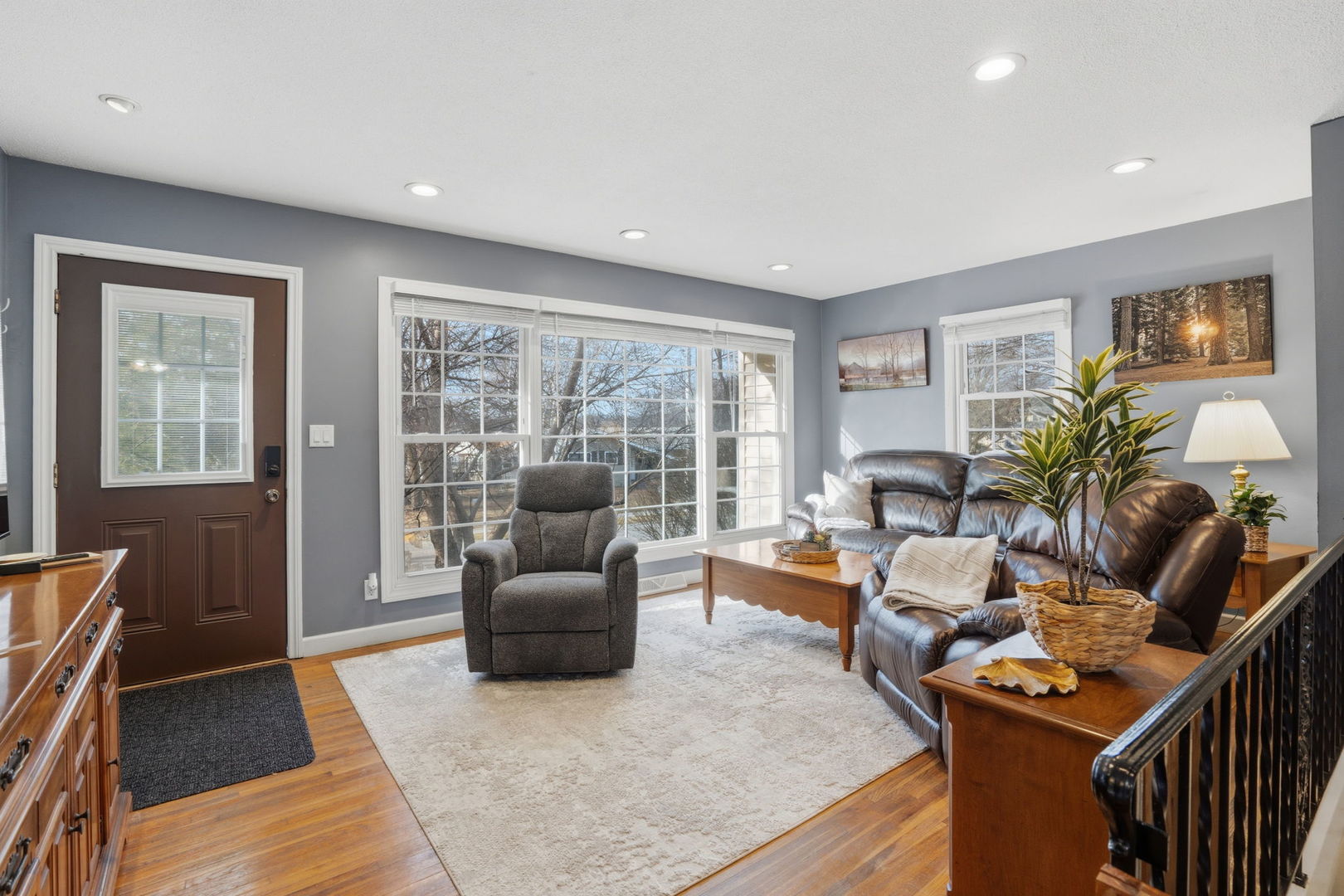 1006 Hillside Drive, Bettendorf, IA