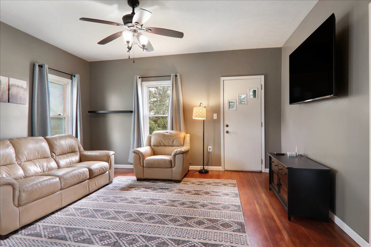 33329 Olympia Road, Minier, IL