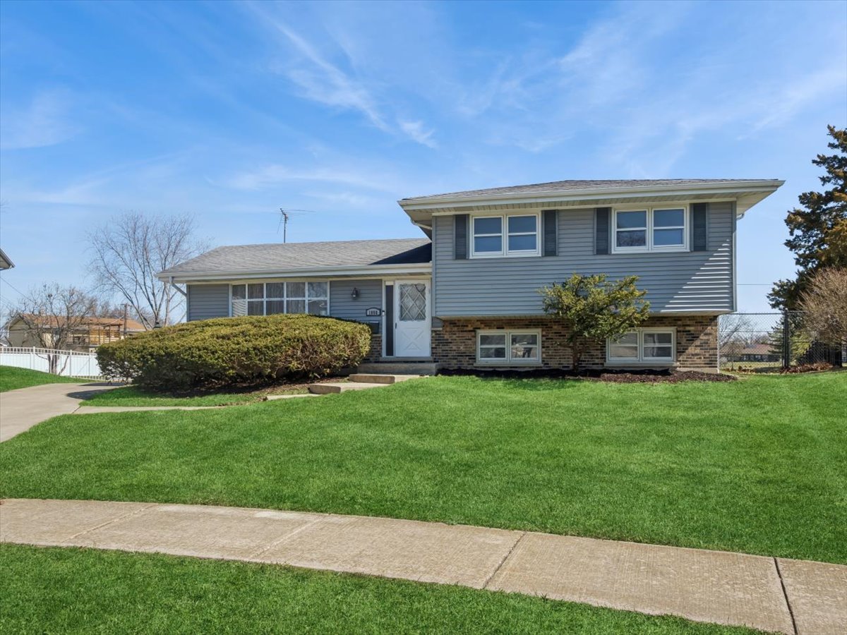 1000 Lancaster Court, Hoffman Estates, IL