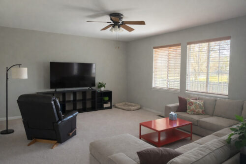 537 W Mara Lynn Court, Round Lake, IL