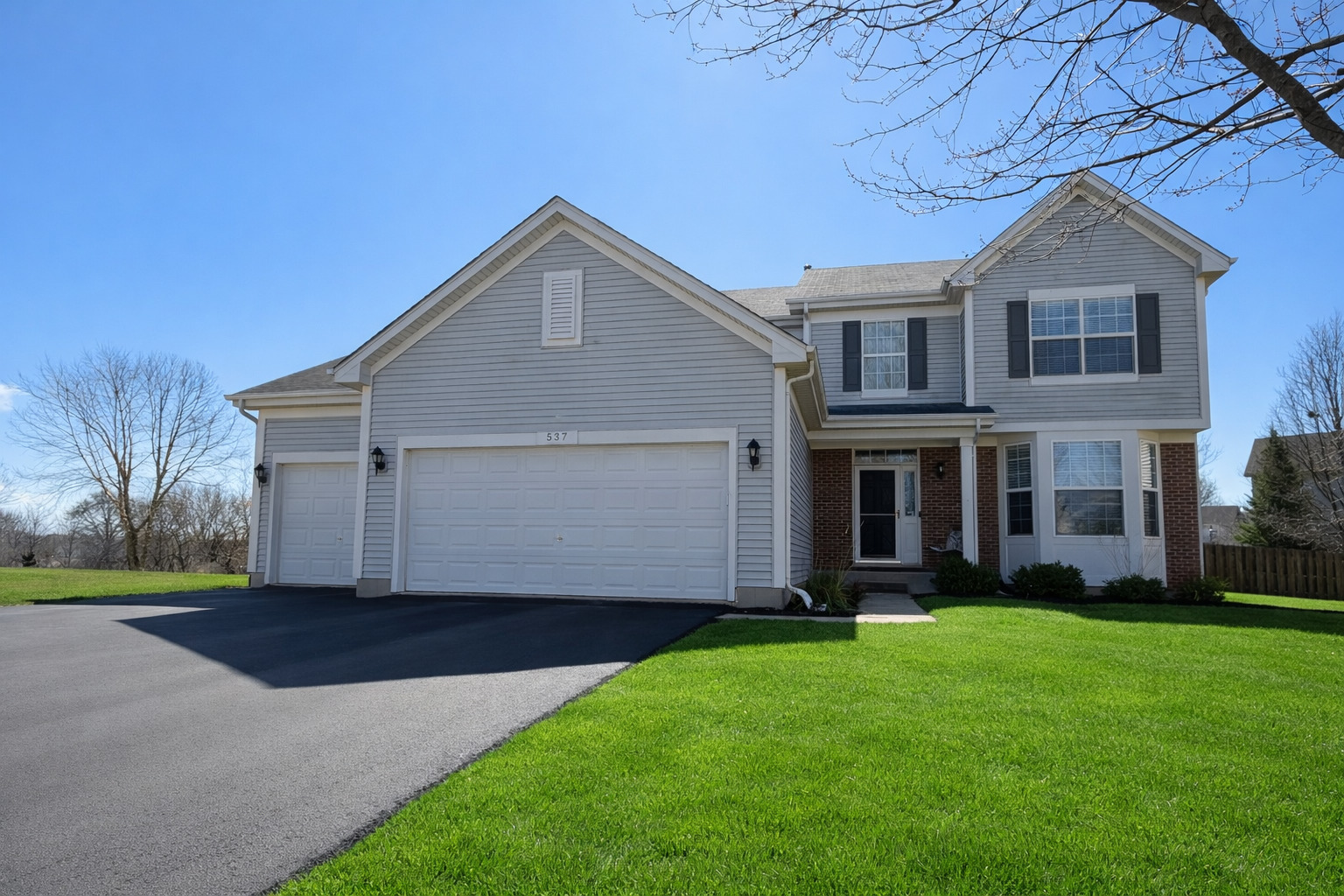 537 W Mara Lynn Court, Round Lake, IL