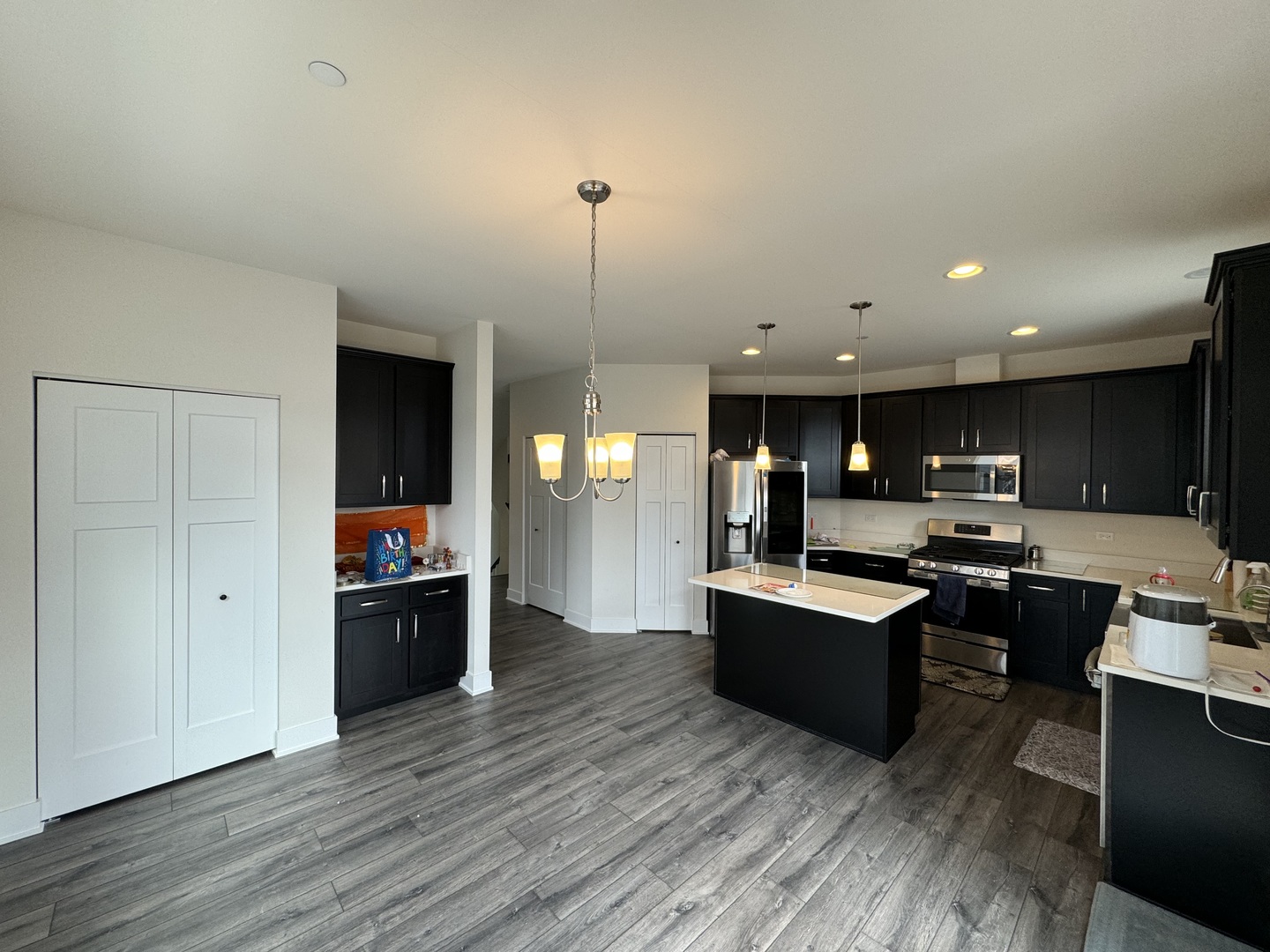 29w710 Cambridge Court, Warrenville, IL