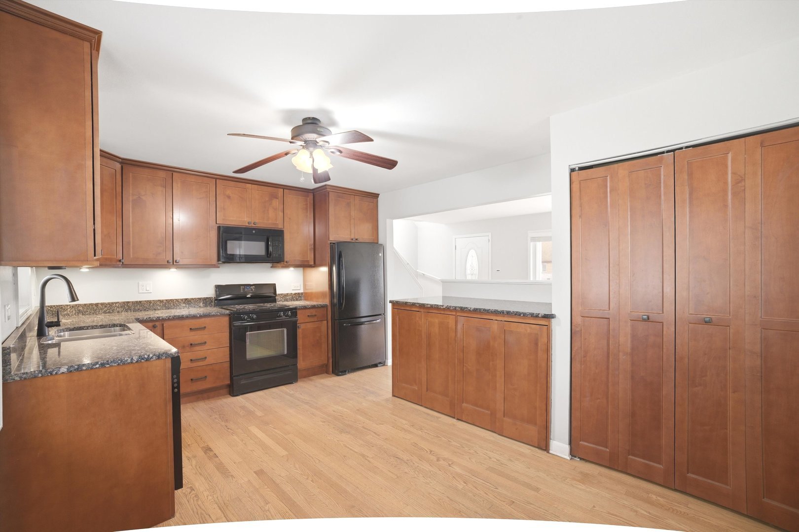 8912 Windsor Lane, Bridgeview, IL