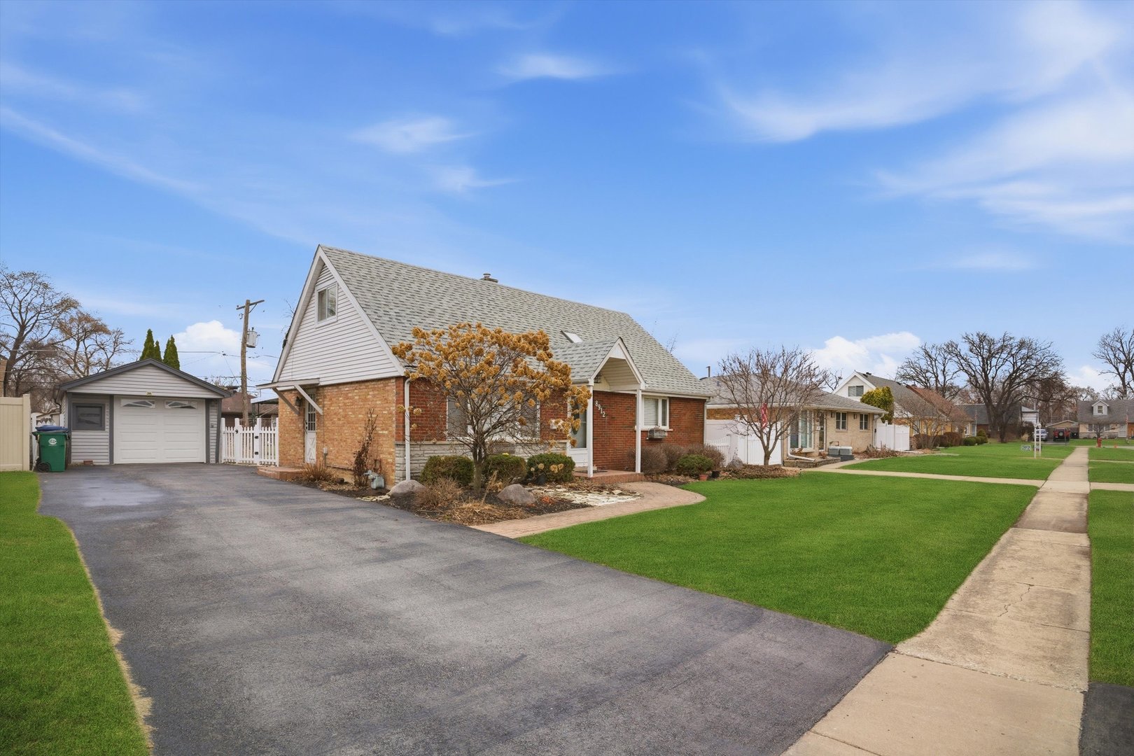 8912 Windsor Lane, Bridgeview, IL