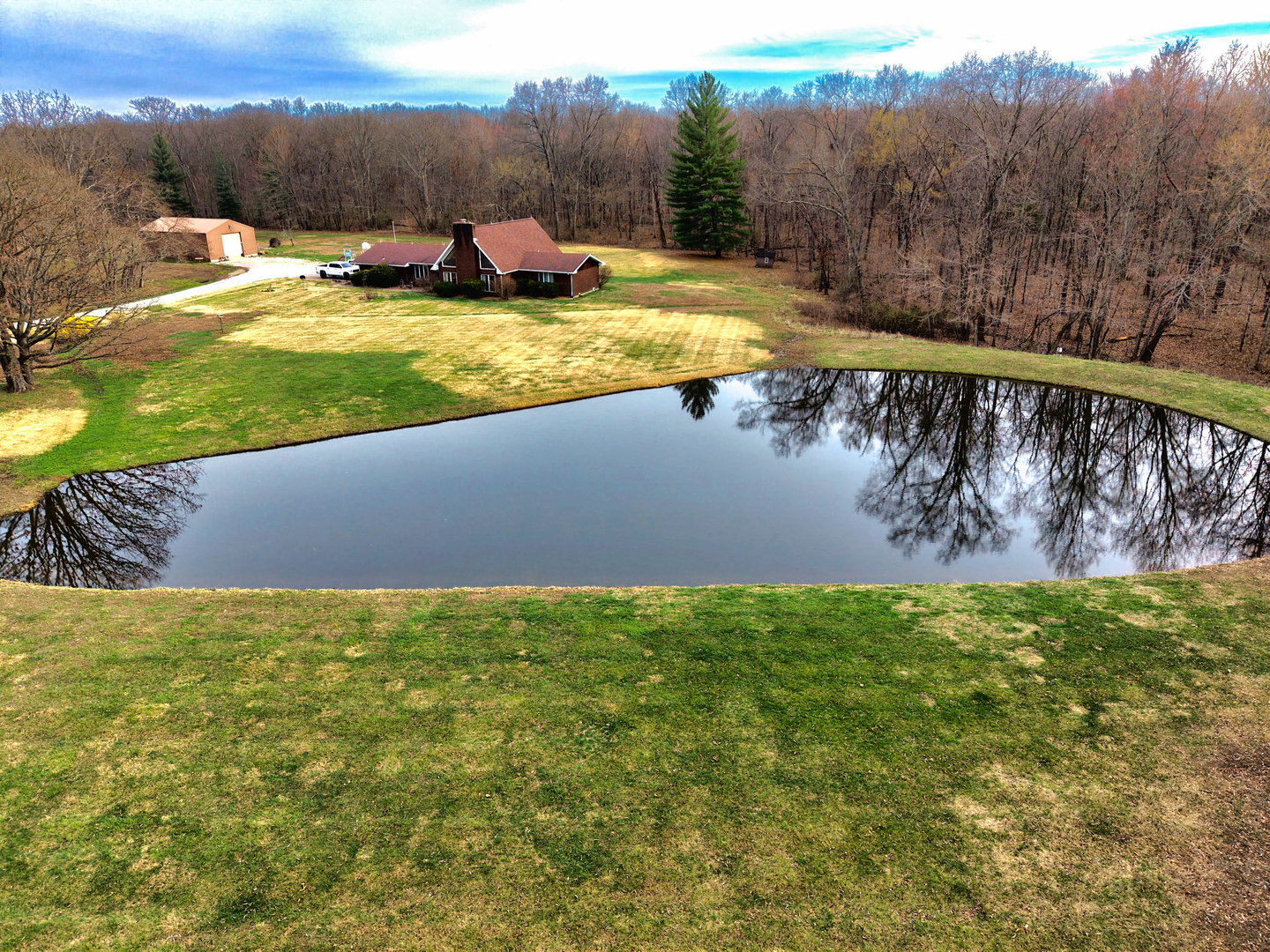 1022 Grouse Lane, Louisville, IL