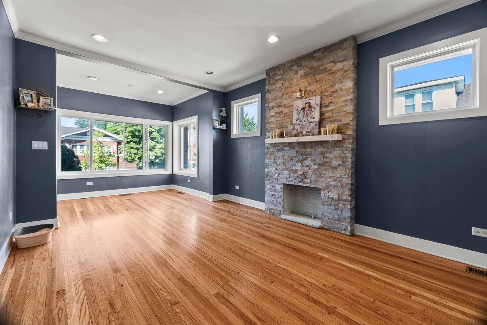 7937 S Luella Avenue, Chicago, IL