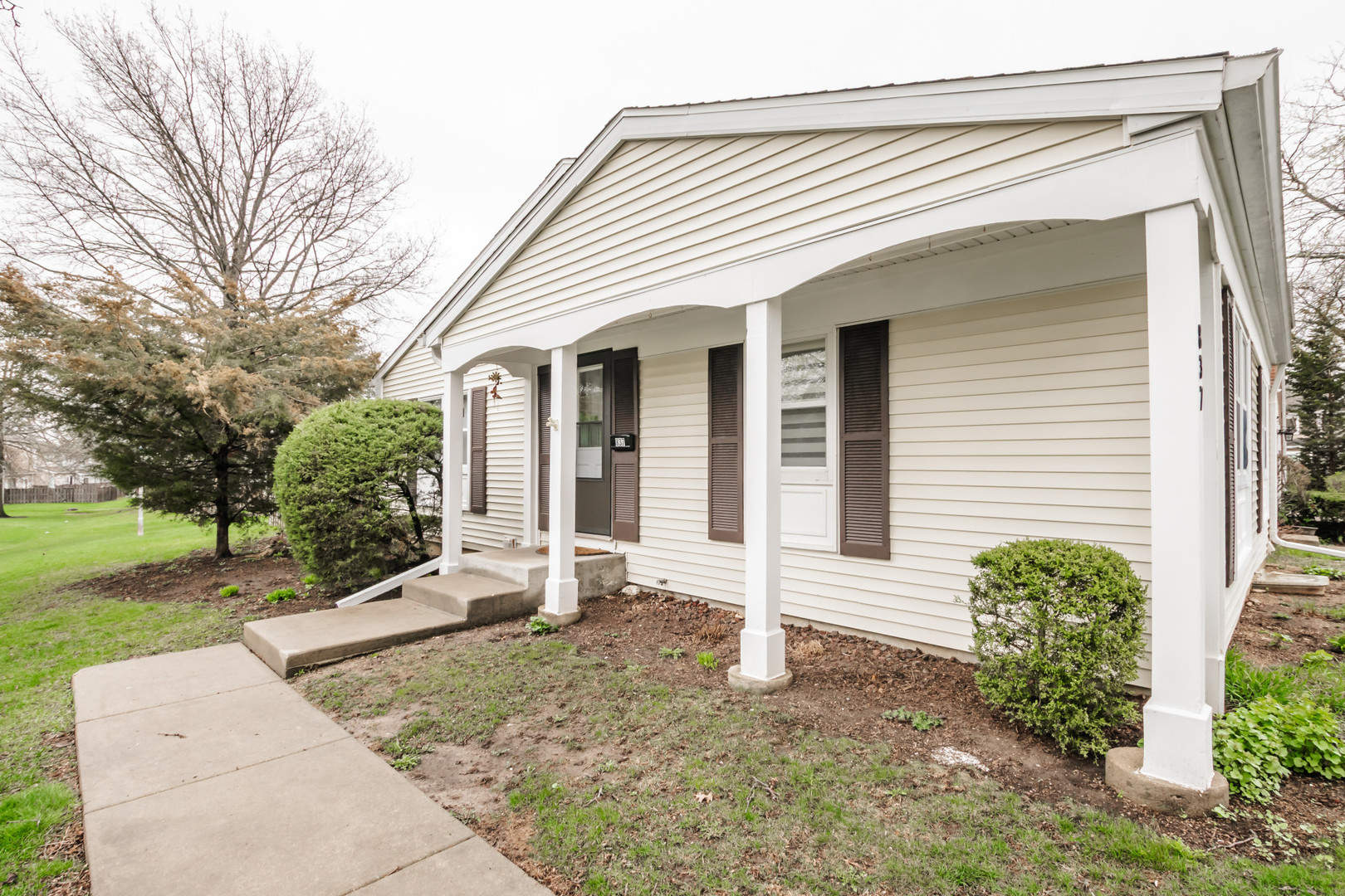 837 Carnaby Court, Schaumburg, IL