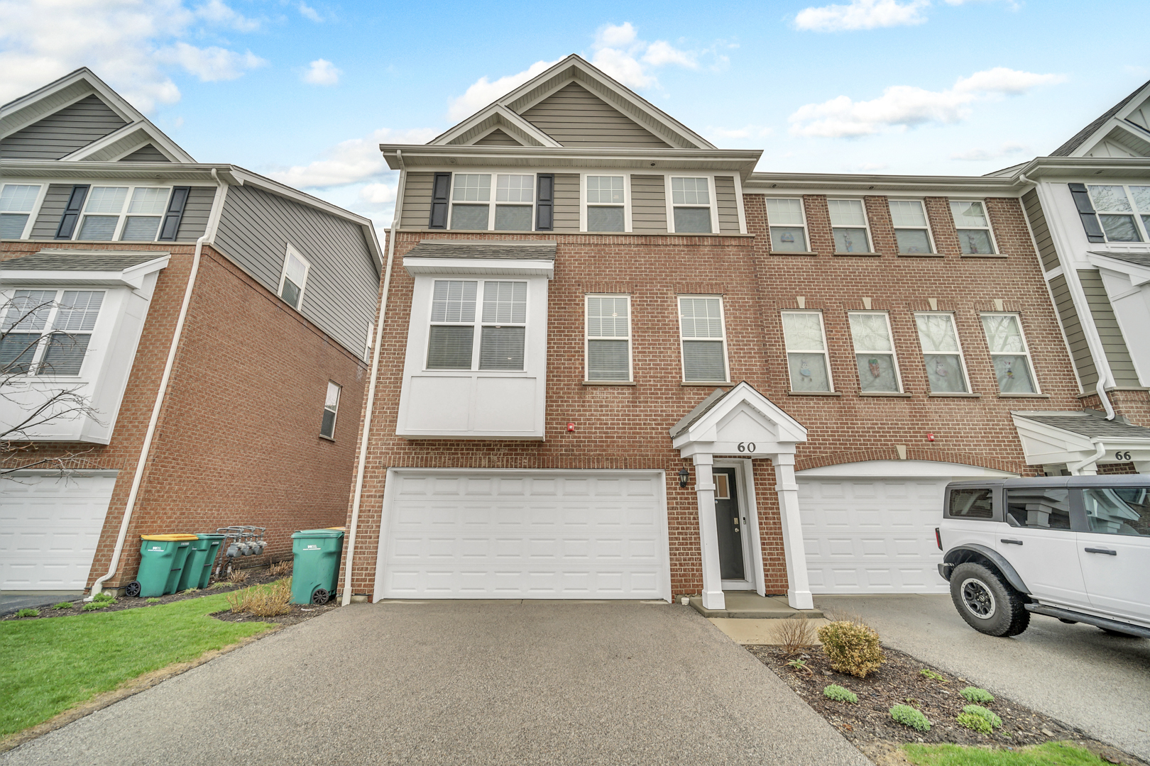 60 Grey Wolf Drive, Wheeling, IL