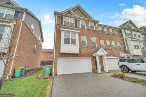 60 Grey Wolf Drive, Wheeling, IL