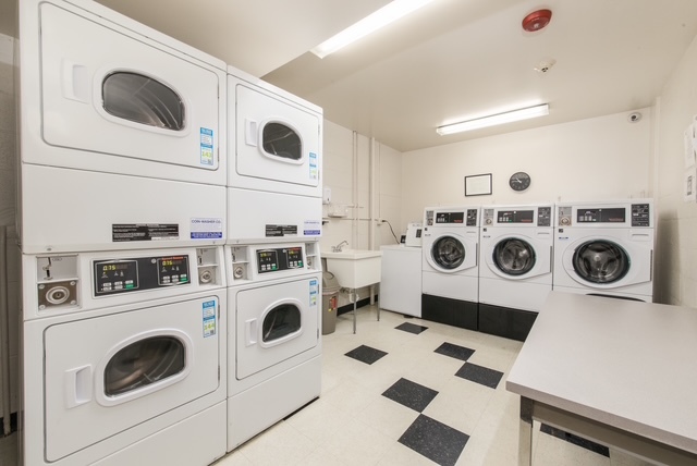 2400 WINDSOR MALL #2H, Park Ridge, IL