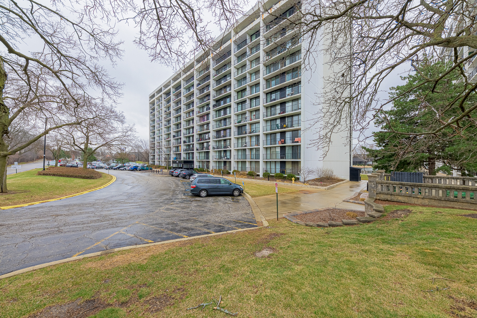 2015 S Finley Road #801, Lombard, IL