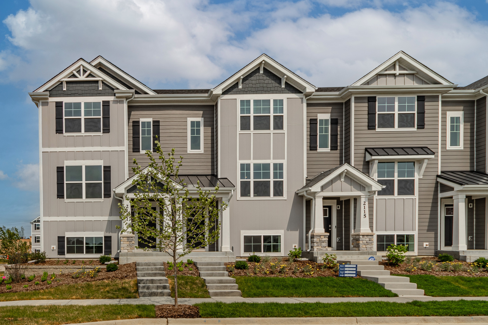 2111 Yellowstone Boulevard #2111, Mundelein, IL