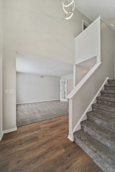 1043 Meadowridge Drive, Aurora, IL