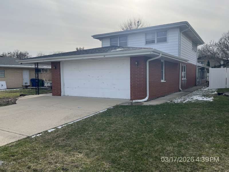 9128 S Komensky Avenue, Oak Lawn, IL