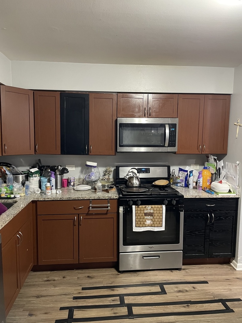 553 Alton Court, Carol Stream, IL