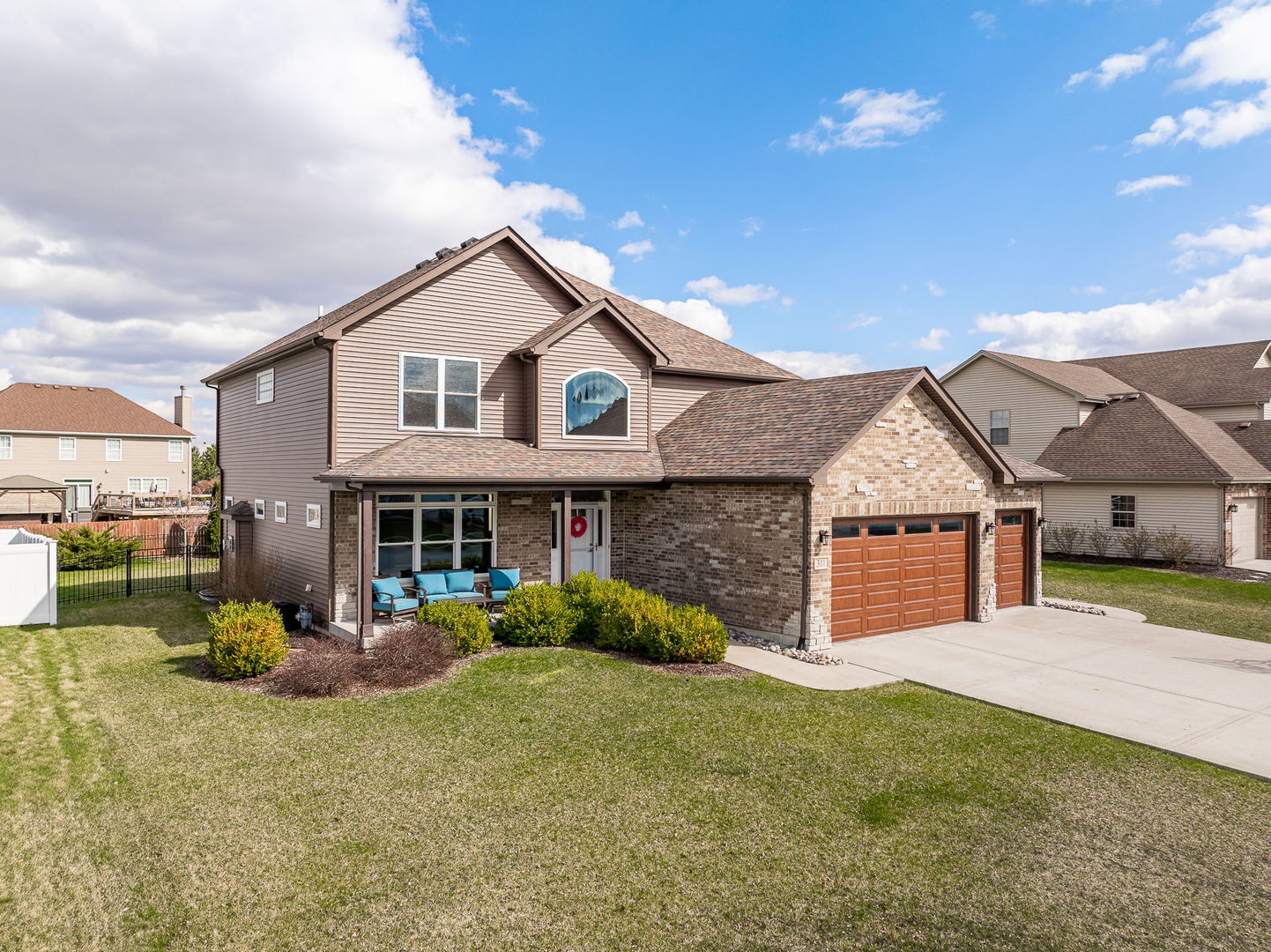 311 W Frontier Drive, Minooka, IL