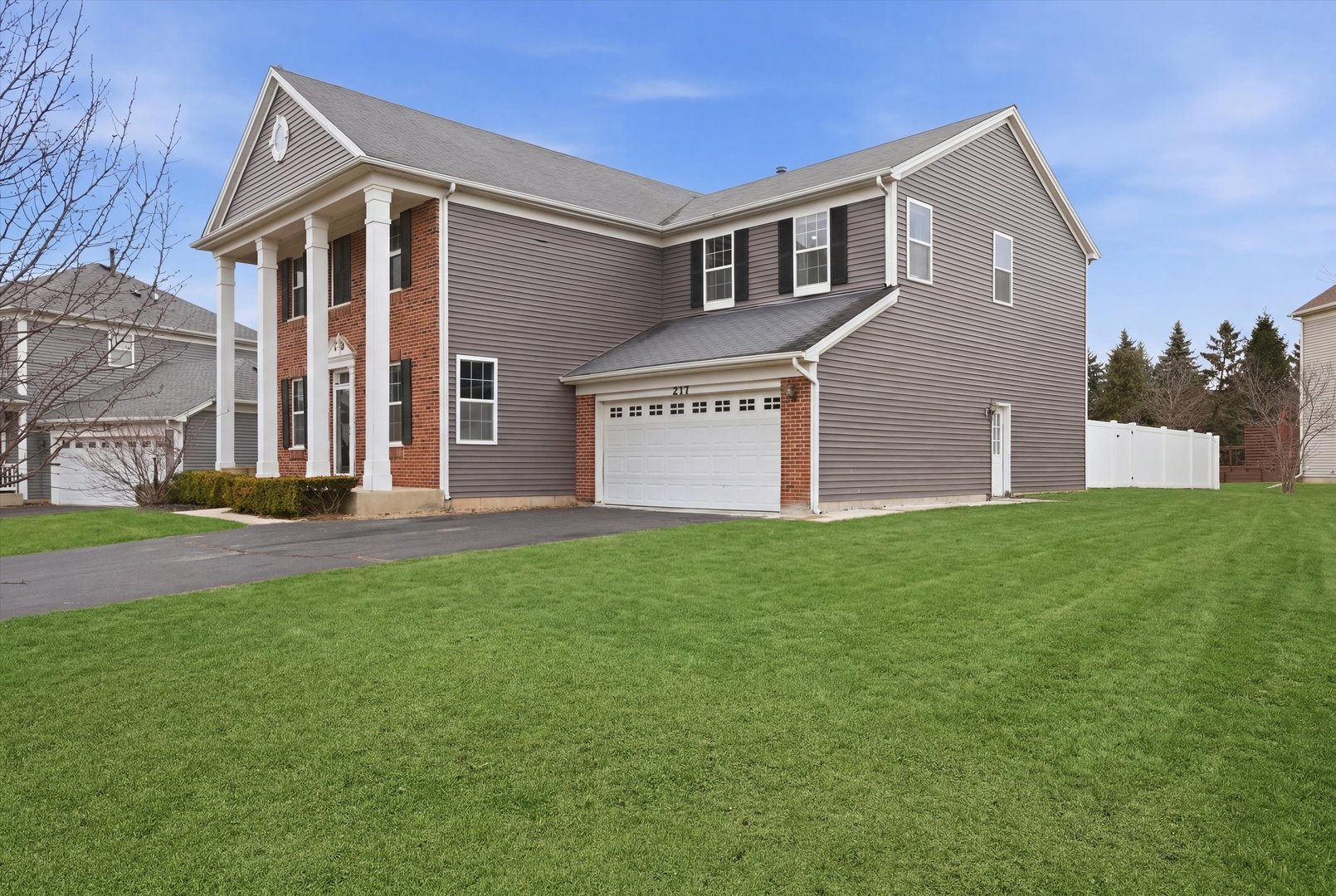 217 Sunbury Drive, St. Charles, IL