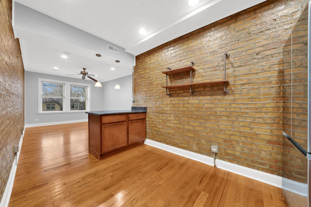 2256 W Arthur Avenue #2, Chicago, IL