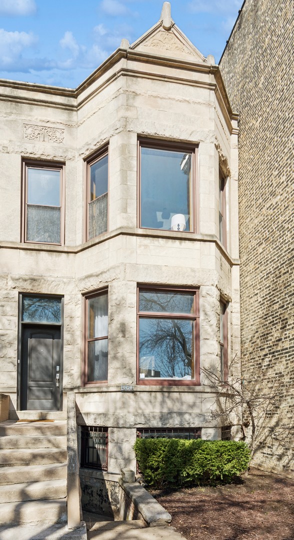 968 W Cuyler Avenue, Chicago, IL