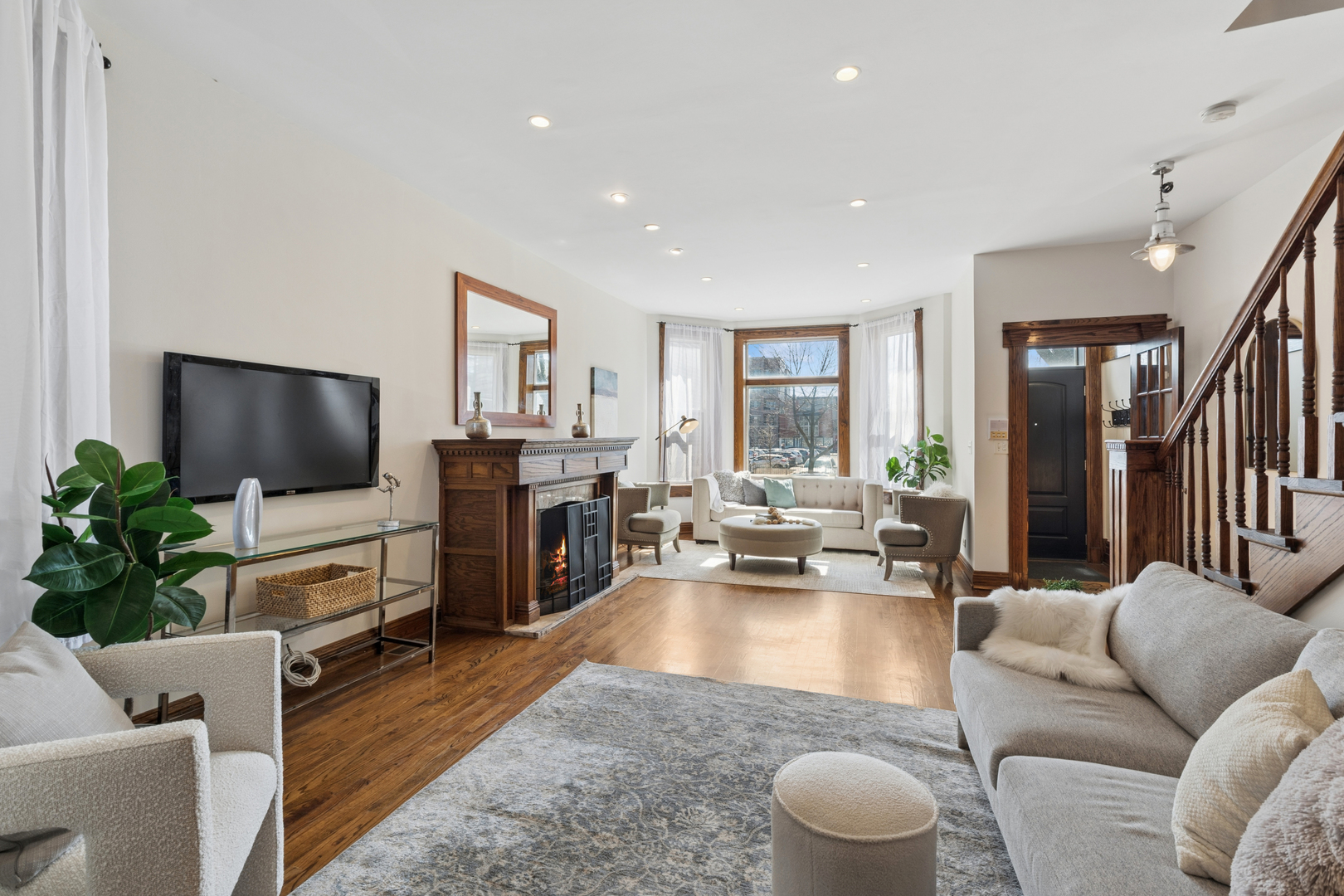 968 W Cuyler Avenue, Chicago, IL