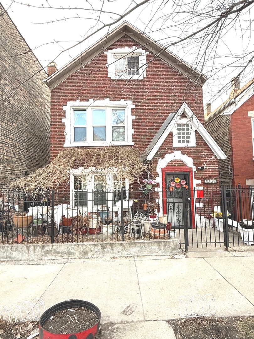 2252 S Sacramento Avenue, Chicago, IL