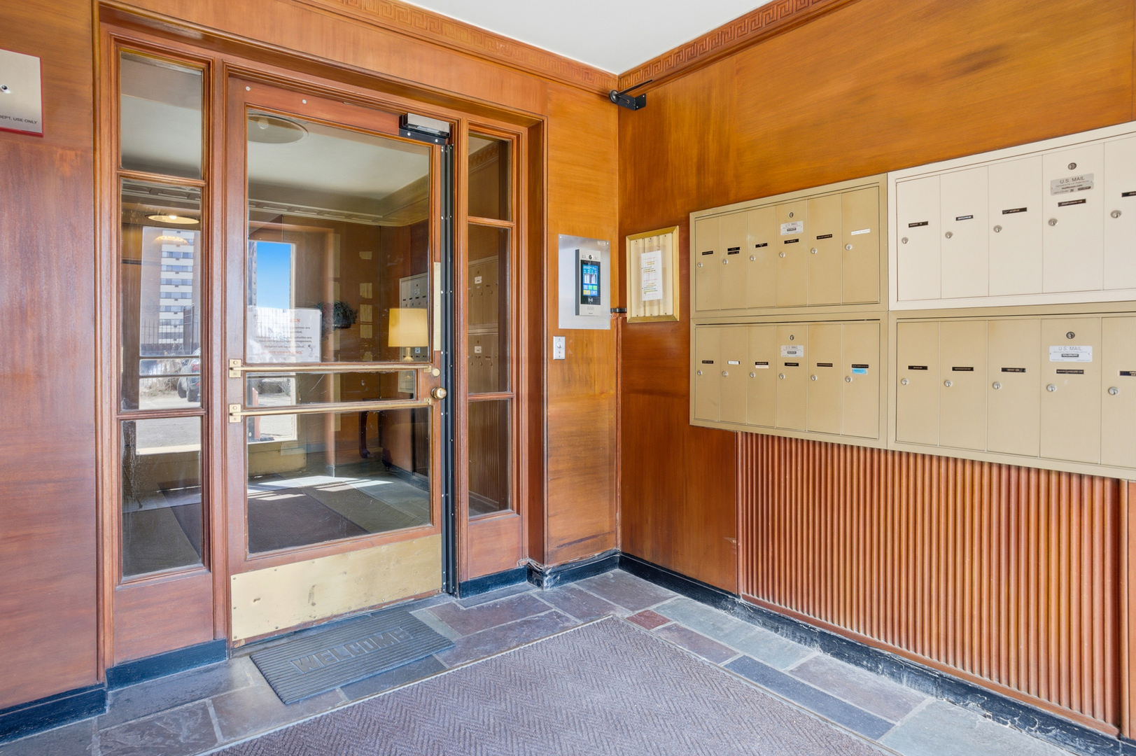 2666 E 73rd Street #4W, Chicago, IL