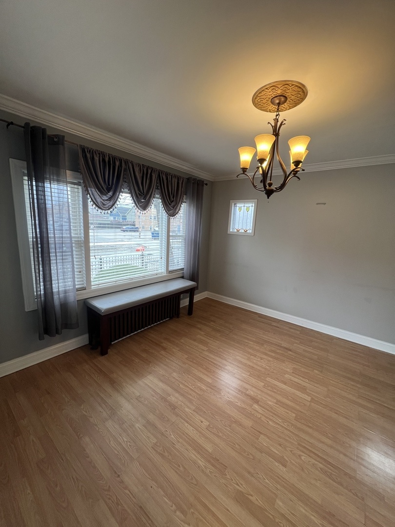 6340 W Barry Avenue, Chicago, IL