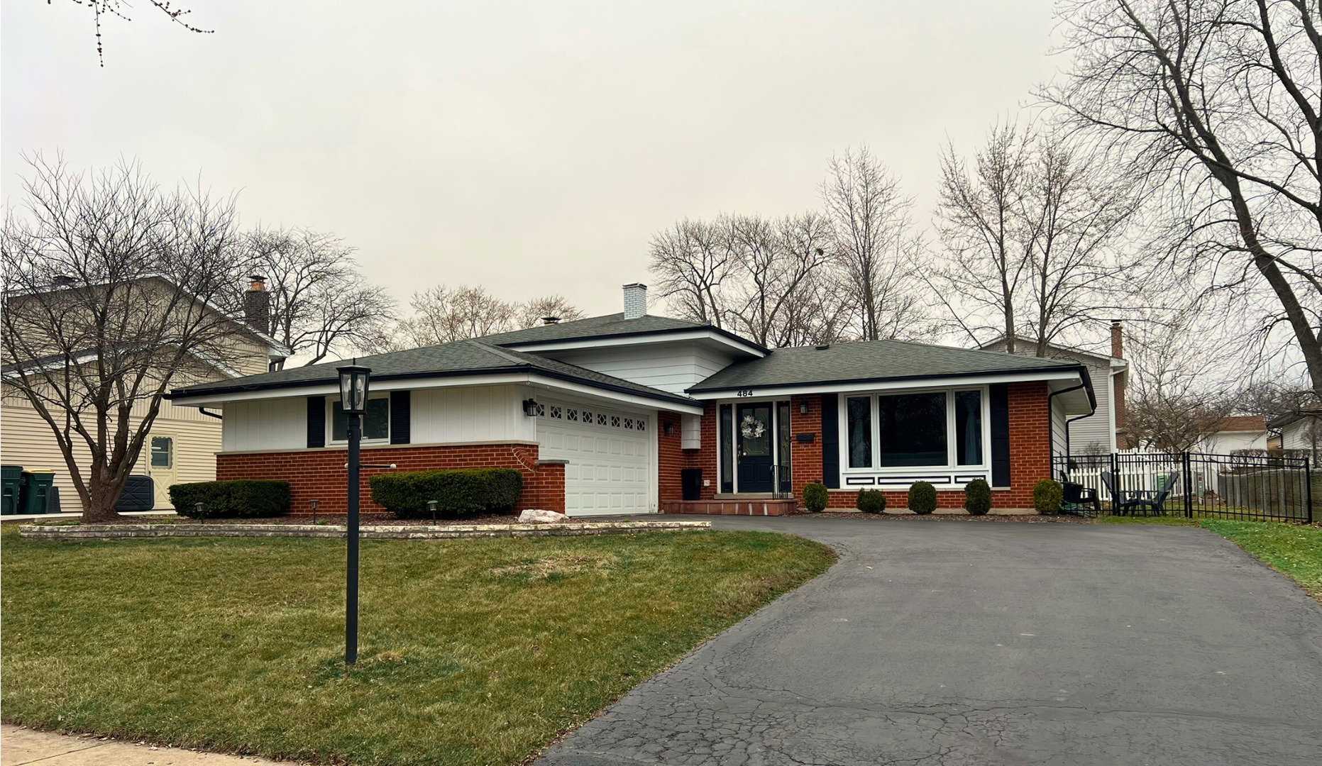 17W484 Earl Court, Darien, IL