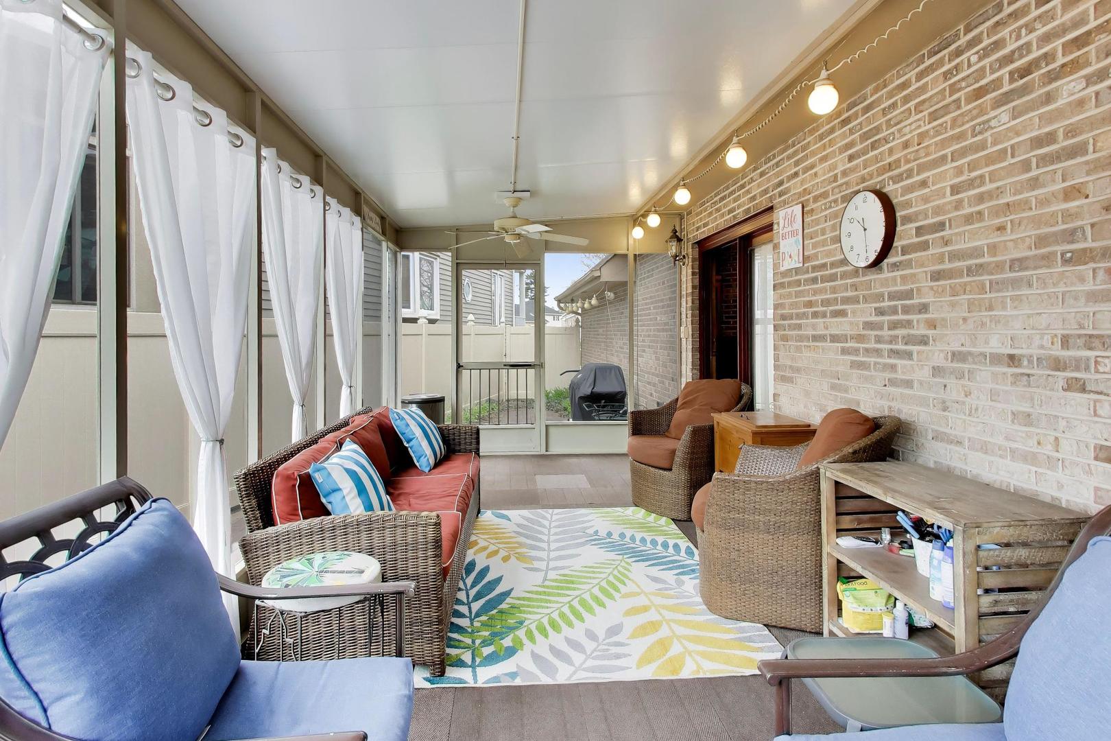 9641 E Shore Drive, Oak Lawn, IL