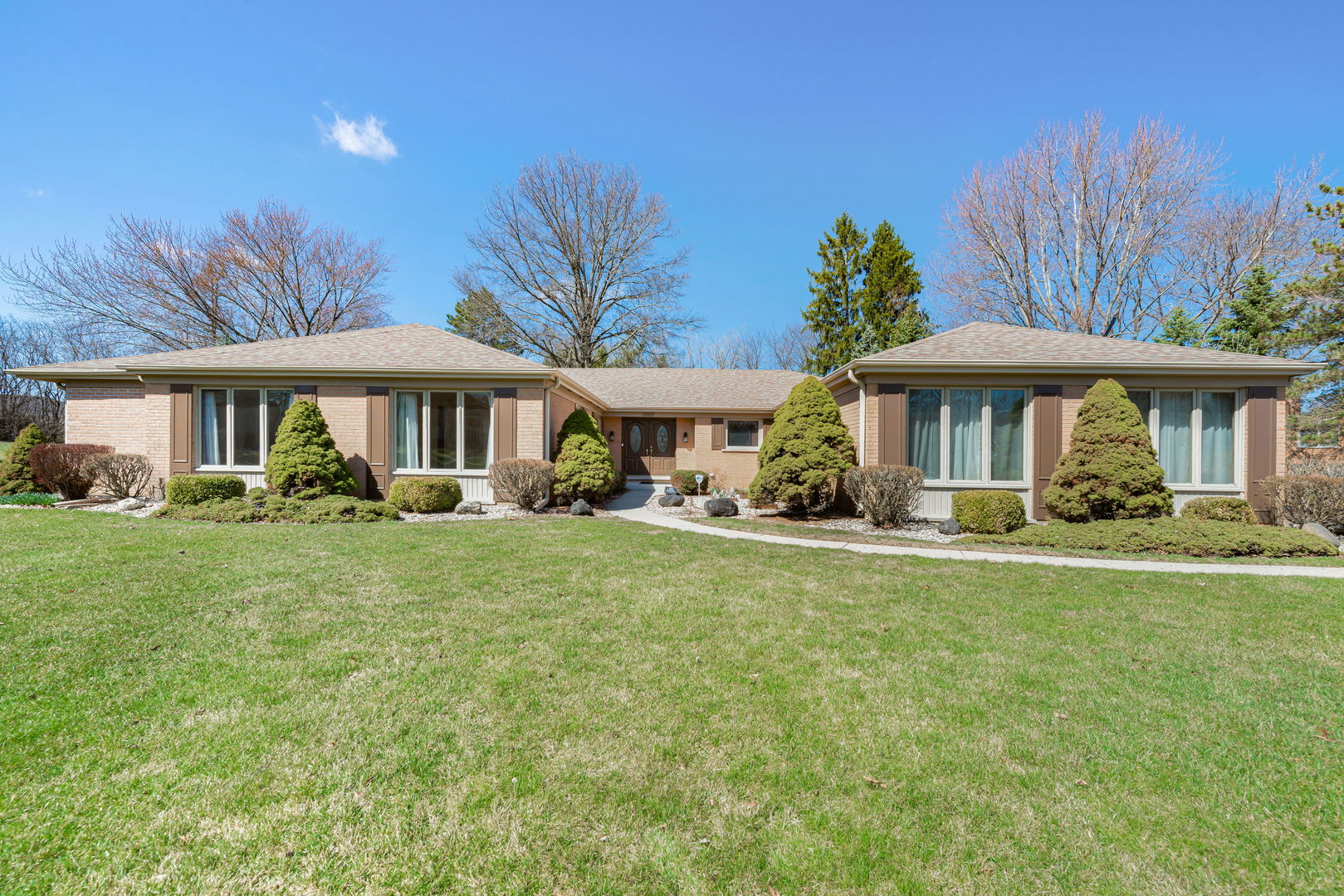 1449 S Shore Court, Barrington, IL
