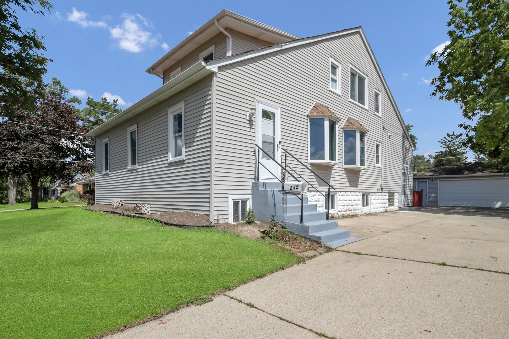 235 N ARDMORE Avenue, Villa Park, IL