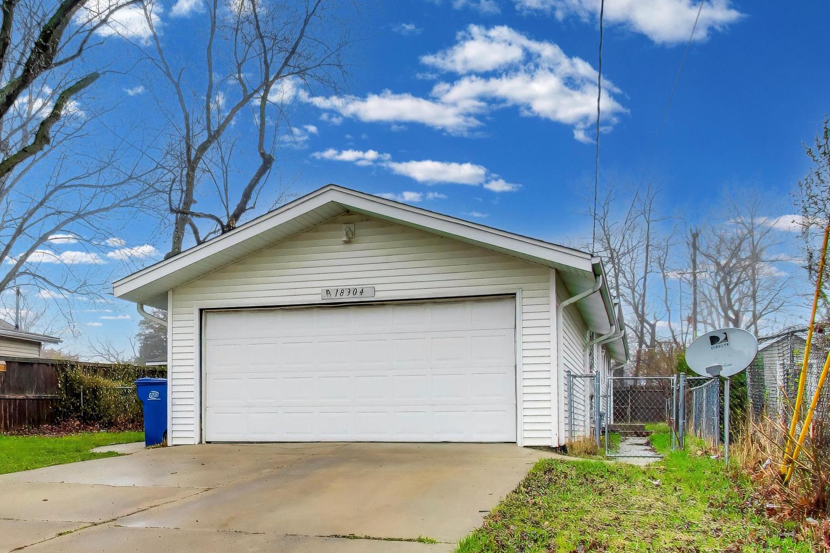 18304 W Grand Drive, Grayslake, IL