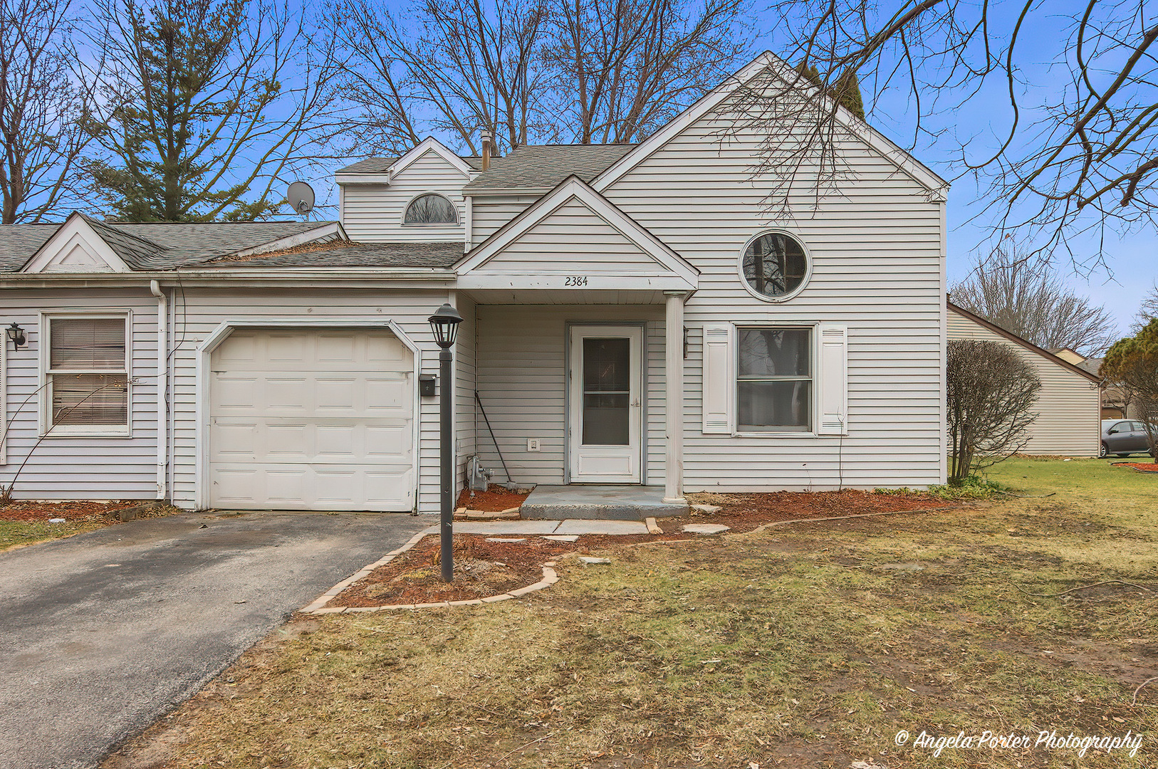 2384 Linden Drive, Woodstock, IL